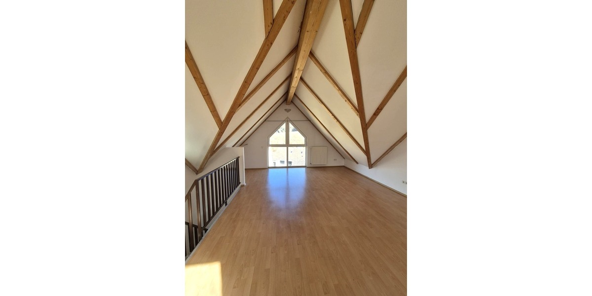 Galerie( mittleres Haus)