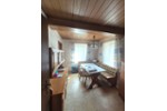 Vielseitiges Zweifamilienhaus mit Gewerbemöglichkeit, zahlreichen Stellplätzen u. idyllischem Garten - Mehrfamilienhaus, Wohnhaus Friedelhausen Friedelhausen | Angebot:27159287