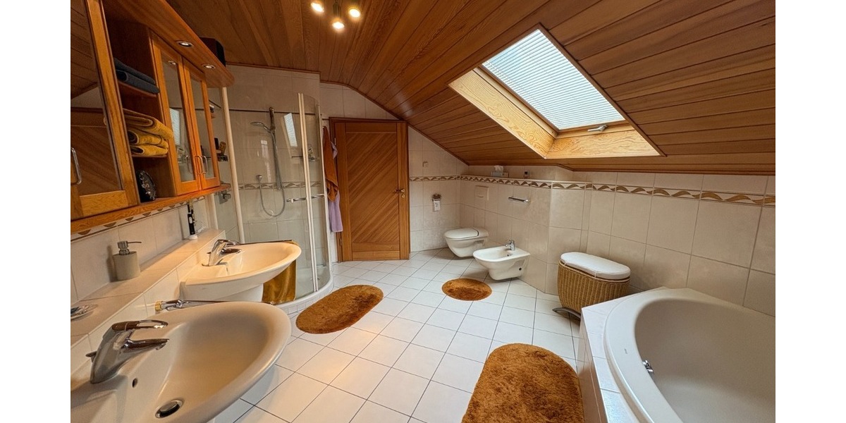 Badezimmer 1. OG