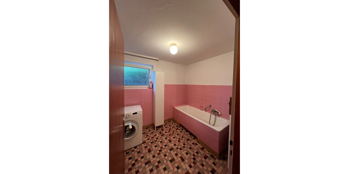 Badansicht mit Wanne