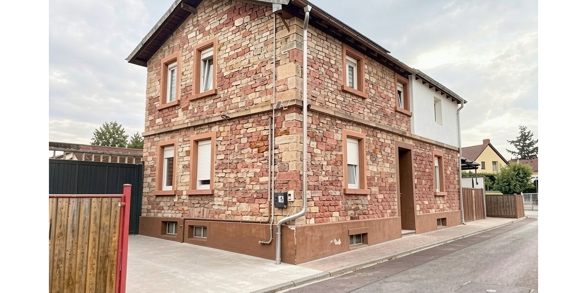 Familienfreundliches Einfamilienhaus in Eisenberg mit schönem Garten, Pool, Solaranlage & Garage - Einfamilienhaus Eisenberg (Pfalz) | Angebot:27284938