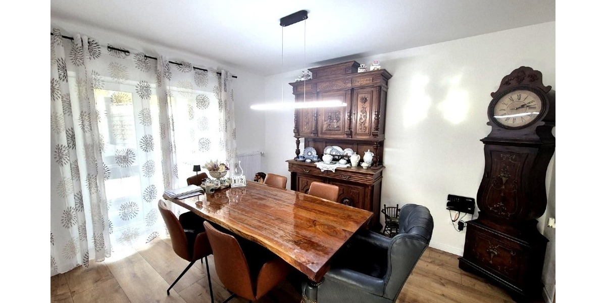 angrenzendes Esszimmer EG