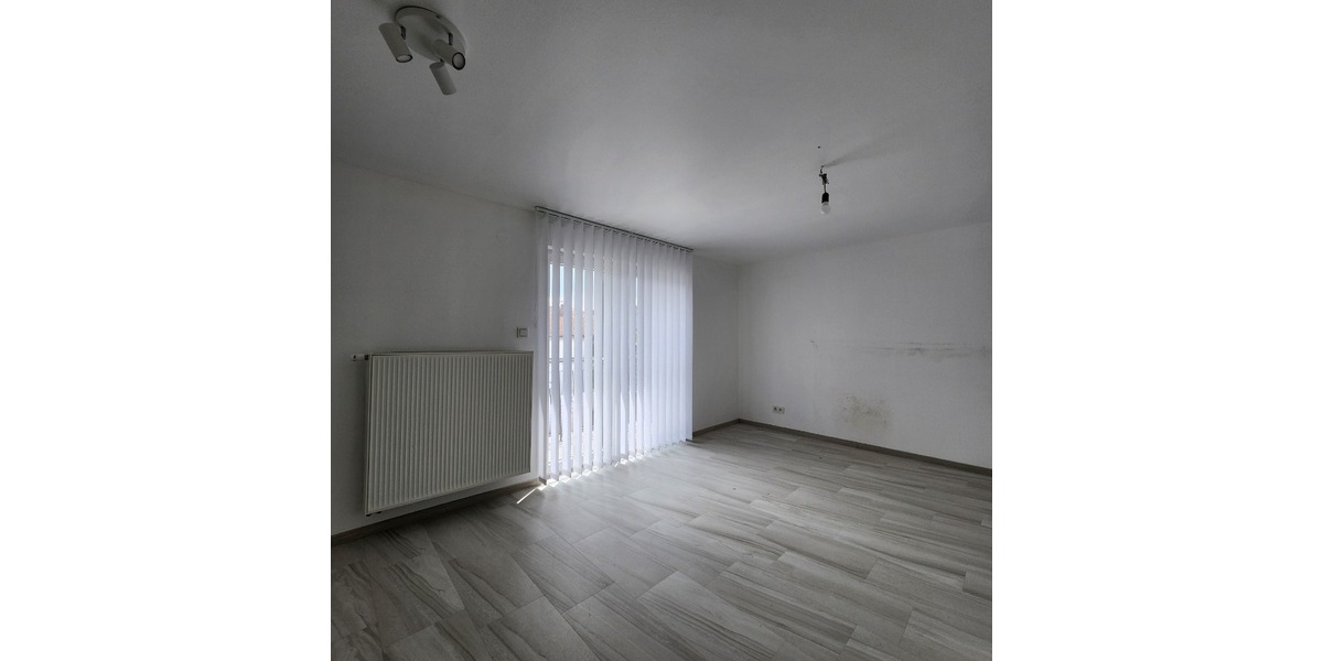 Schlafzimmer 2 im OG mit Balkon