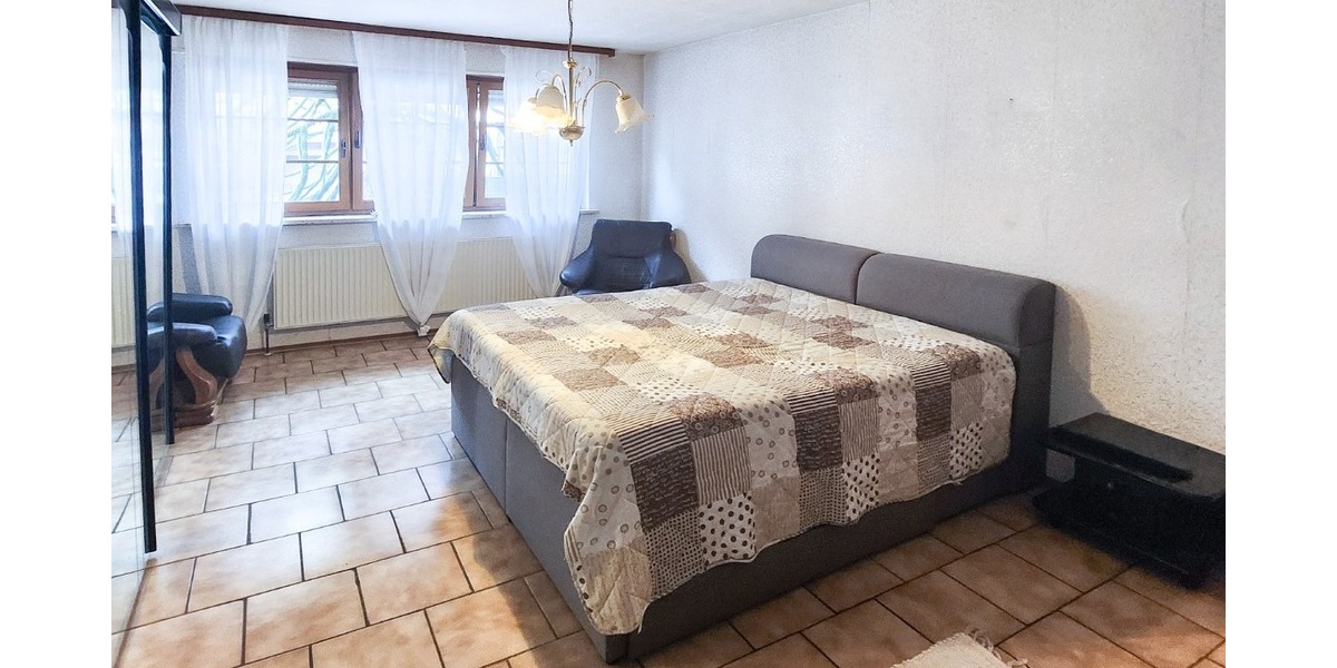 Schlafzimmer 2 EG (2)