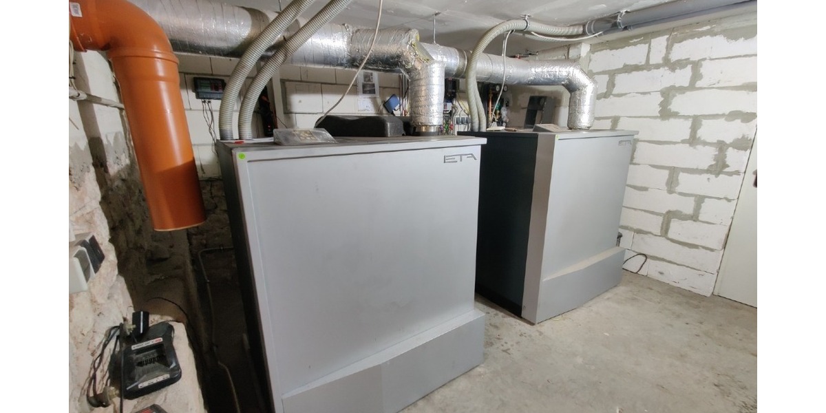 Neue Biomassekessel (ETA-Öfen) mit jeweils 50 KW