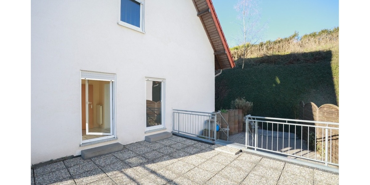 Terrasse ( auf den Garagen)